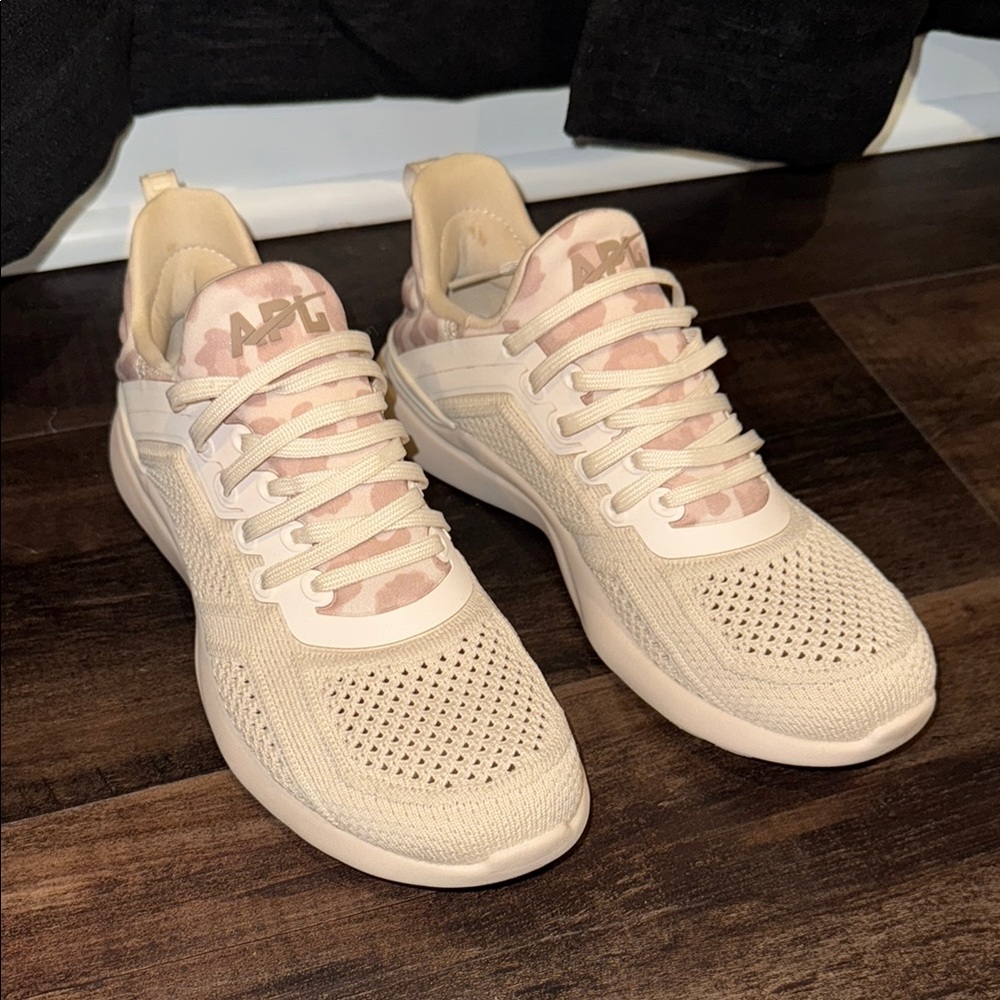 APL Techloom Tracer Cream & Pink